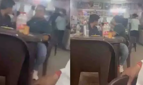 Ghaziabad: नाश्ते की देरी पर बवाल, दो कांस्टेबल निलंबित Ghaziabad: नाश्ते की देरी पर बवाल, दो कांस्टेबल निलंबित