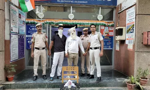 BREAKING: कमला मार्केट से दो कुख्यात लूटेरे गिरफ्तार BREAKING: कमला मार्केट से दो कुख्यात लूटेरे गिरफ्तार