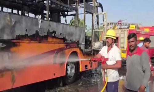 जोधपुर जा रही प्राइवेट बस में आग, कई यात्रियों के घायल होने की सूचना