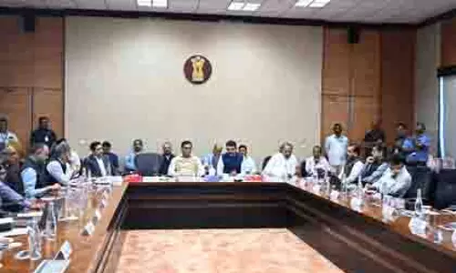 महाराष्ट्र CM ने रमाबाई अंबेडकर और कामराज नगर पुनर्विकास की आधारशिला रखी