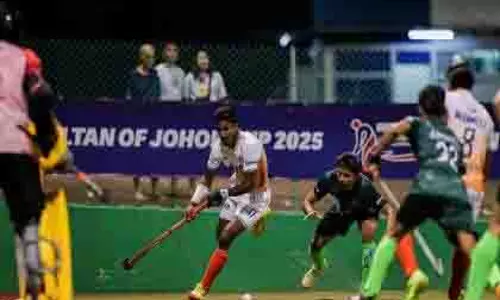 सुल्तान Johor Cup: भारत ने पाकिस्तान के खिलाफ रोमांचक 3-3 से ड्रॉ खेला सुल्तान Johor Cup: भारत ने पाकिस्तान के खिलाफ रोमांचक 3-3 से ड्रॉ खेला