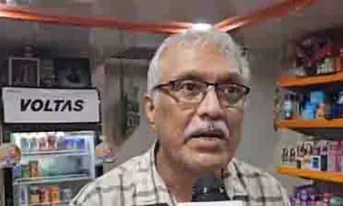 Kolkata: दिवाली के मौसम में कीमतों में कमी से उपभोक्ताओं का विश्वास बढ़ा Kolkata: दिवाली के मौसम में कीमतों में कमी से उपभोक्ताओं का विश्वास बढ़ा