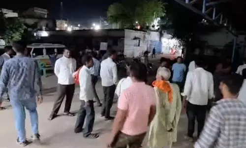 BREAKING: स्कूल से सस्पेंड हुए छात्र ने लगाई फांसी, परिजन सदमें में BREAKING: स्कूल से सस्पेंड हुए छात्र ने लगाई फांसी, परिजन सदमें में