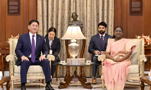 राष्ट्रपति द्रौपदी मुर्मू ने मंगोलिया के राष्ट्रपति Khurelsukh Ukhnaa का किया स्वागत राष्ट्रपति द्रौपदी मुर्मू ने मंगोलिया के राष्ट्रपति Khurelsukh Ukhnaa का किया स्वागत