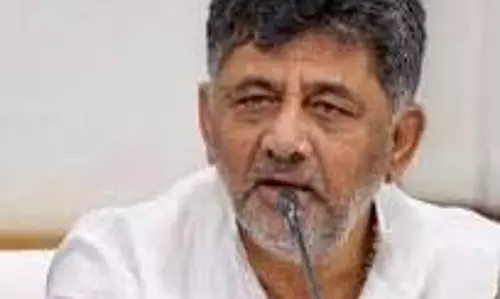 CM डीके शिवकुमार ने परिवार संग Hasanamba मंदिर में अर्चना की CM डीके शिवकुमार ने परिवार संग Hasanamba मंदिर में अर्चना की