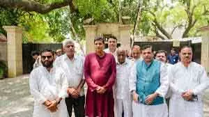 ओवैस अली भट ने एलजी सिन्हा से की मुलाकात ओवैस अली भट ने एलजी सिन्हा से की मुलाकात