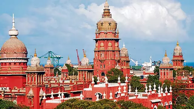Tamil Nadu : टैंकर ट्रक के विरोध प्रदर्शन पर रोक लगाने की मांग वाला मामला खारिज Tamil Nadu : टैंकर ट्रक के विरोध प्रदर्शन पर रोक लगाने की मांग वाला मामला खारिज
