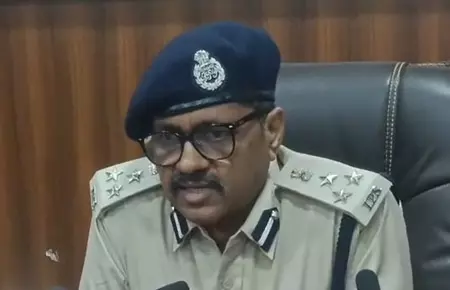 हवाला की राशि अपने पास रखने के मामले में 8 पुलिसकर्मी गिरफ्तार, 3 फरार हवाला की राशि अपने पास रखने के मामले में 8 पुलिसकर्मी गिरफ्तार, 3 फरार
