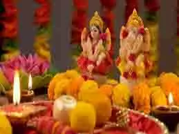 Diwali 2025 :दिवाली पर देवी लक्ष्मी की पूजा के लिए प्रदोष काल इतना खास क्यों है Diwali 2025 :दिवाली पर देवी लक्ष्मी की पूजा के लिए प्रदोष काल इतना खास क्यों है