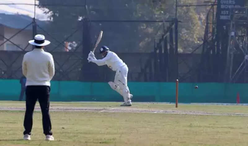 J&KCA और मुंबई के बीच रणजी ट्रॉफी के पहले मैच में शेर-ए-कश्मीर स्टेडियम में मुकाबला J&KCA और मुंबई के बीच रणजी ट्रॉफी के पहले मैच में शेर-ए-कश्मीर स्टेडियम में मुकाबला