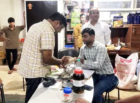 Ghaziabad: दीपावली को लेकर स्वास्थ्य विभाग का विशेष अभियान Ghaziabad: दीपावली को लेकर स्वास्थ्य विभाग का विशेष अभियान