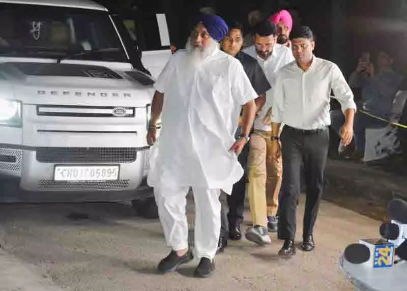 Sukhbir ने बाढ़ प्रभावित अजनाला के किसानों के लिए मात्र 1.16 करोड़ रुपये जारी करने पर मान की आलोचना की Sukhbir ने बाढ़ प्रभावित अजनाला के किसानों के लिए मात्र 1.16 करोड़ रुपये जारी करने पर मान की आलोचना की