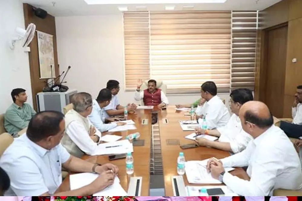 Bhopal: नल-जल योजनाओं की निगरानी और संधारण पर उपमुख्यमंत्री का जोर Bhopal: नल-जल योजनाओं की निगरानी और संधारण पर उपमुख्यमंत्री का जोर