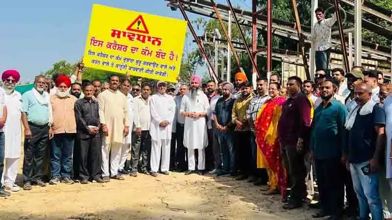 स्टोन क्रशर लगाने के विरोध में MLA हुए उग्र स्टोन क्रशर लगाने के विरोध में MLA हुए उग्र