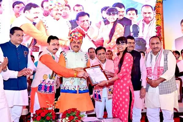 Bhopal: रोजगार योजना में 21 लाख युवाओं को फायदा: डॉ. यादव Bhopal: रोजगार योजना में 21 लाख युवाओं को फायदा: डॉ. यादव