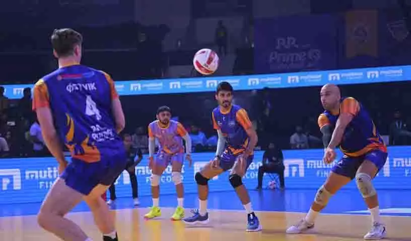Mumbai मेटियर्स ने कोच्चि ब्लू स्पाइकर्स को पांच सेटों में रोमांचक जीत दिलाई Mumbai मेटियर्स ने कोच्चि ब्लू स्पाइकर्स को पांच सेटों में रोमांचक जीत दिलाई