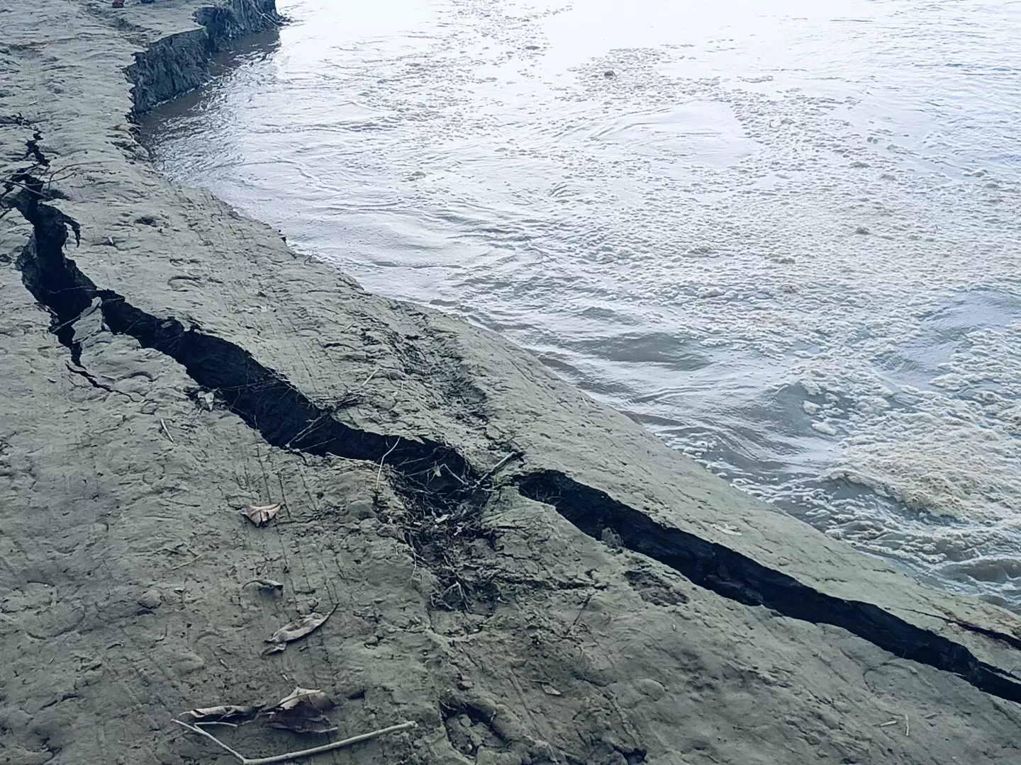 Farrukhabad: शमशाबाद में गंगा नदी का बढ़ता कटान, ग्रामीण परेशान Farrukhabad: शमशाबाद में गंगा नदी का बढ़ता कटान, ग्रामीण परेशान