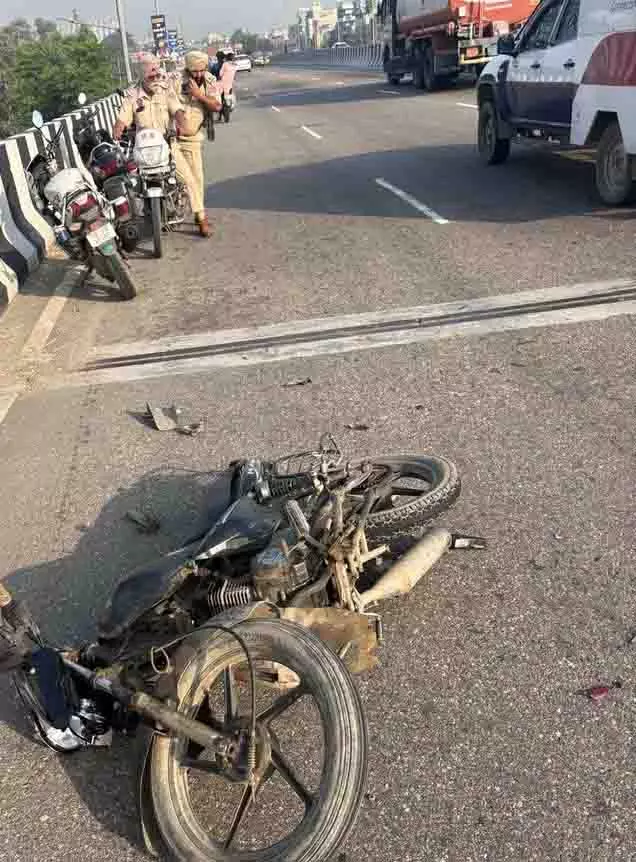 Phagwara सड़क दुर्घटना में बच्चे की मौत Phagwara सड़क दुर्घटना में बच्चे की मौत