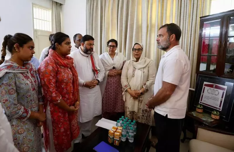 Haryana : राहुल गांधी ने परिवार की पीड़ा को समाप्त करने के लिए आरोपी की गिरफ्तारी का आह्वान Haryana : राहुल गांधी ने परिवार की पीड़ा को समाप्त करने के लिए आरोपी की गिरफ्तारी का आह्वान
