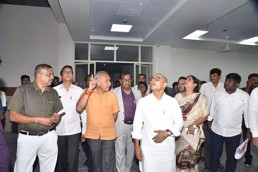 कैंसर अस्पताल की मशीन के लिए ₹41 करोड़: मंत्री शरण प्रकाश पाटिल कैंसर अस्पताल की मशीन के लिए ₹41 करोड़: मंत्री शरण प्रकाश पाटिल