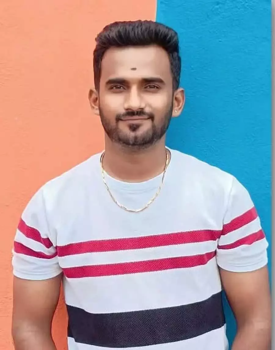 Kolar : जबरन वसूली के आरोप में चाइल्ड हेल्पलाइन अधिकारी बर्खास्त Kolar : जबरन वसूली के आरोप में चाइल्ड हेल्पलाइन अधिकारी बर्खास्त