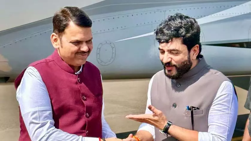 CM ने सोलापुर एयरपोर्ट का उद्घाटन किया, मुंबई से फ्लाइट सर्विस शुरू CM ने सोलापुर एयरपोर्ट का उद्घाटन किया, मुंबई से फ्लाइट सर्विस शुरू