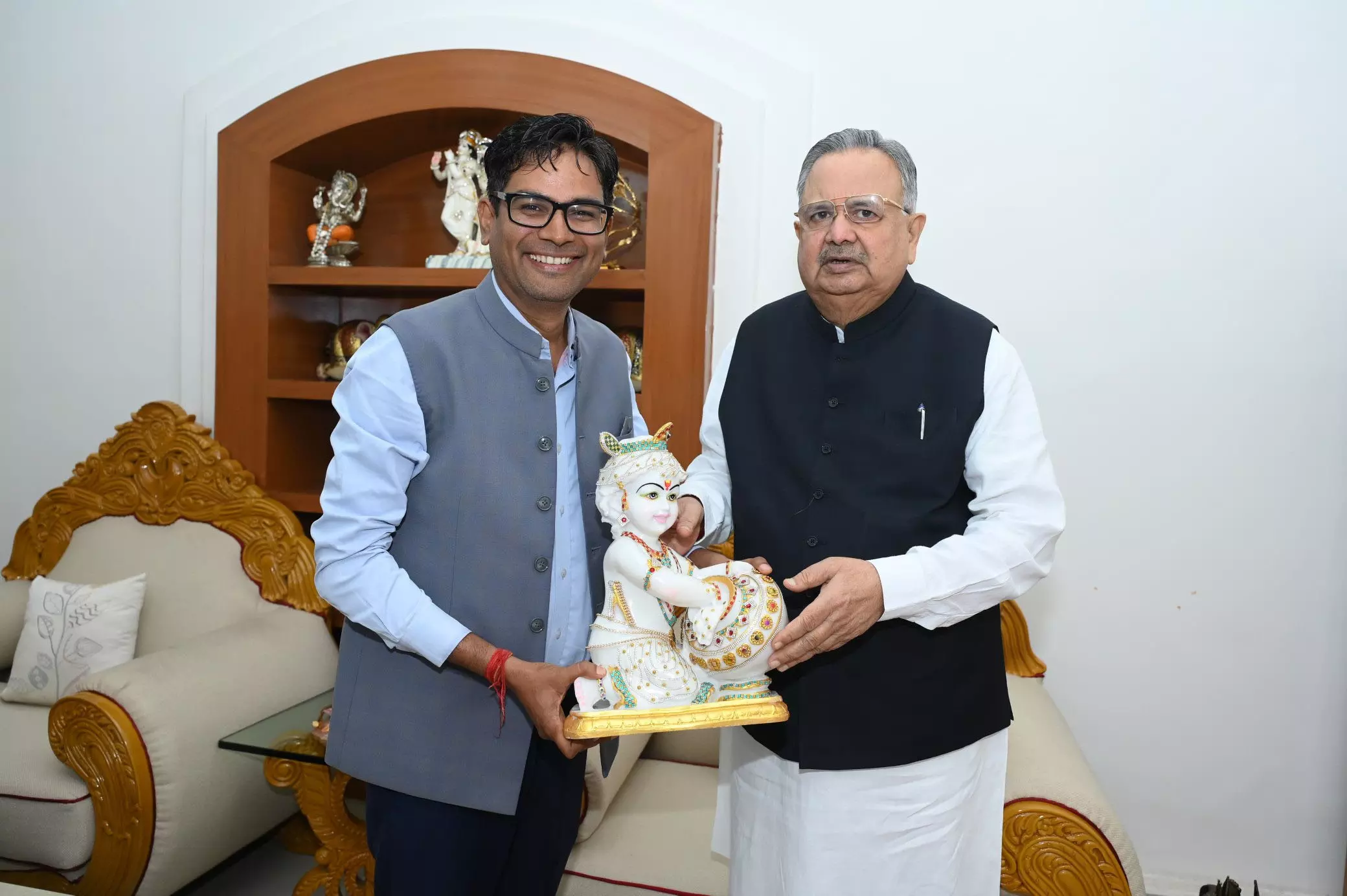 रमन सिंह से मिले ओपी चौधरी, जन्मदिन की बधाई दी रमन सिंह से मिले ओपी चौधरी, जन्मदिन की बधाई दी