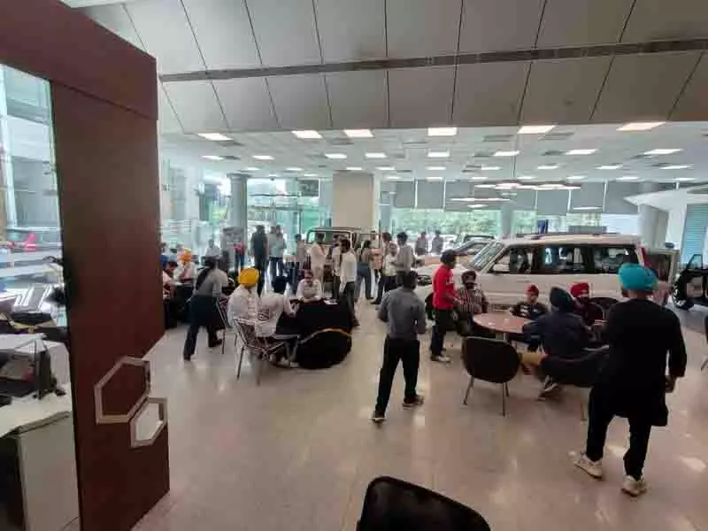 Ludhiana: धनतेरस से पहले कार डीलरों की बुकिंग में उछाल Ludhiana: धनतेरस से पहले कार डीलरों की बुकिंग में उछाल