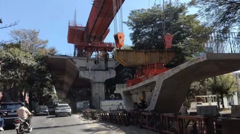 Bengaluru की महिला की वायरल पोस्ट ने अभी भी अधूरे एजीपुरा फ्लाईओवर की आलोचना की Bengaluru की महिला की वायरल पोस्ट ने अभी भी अधूरे एजीपुरा फ्लाईओवर की आलोचना की
