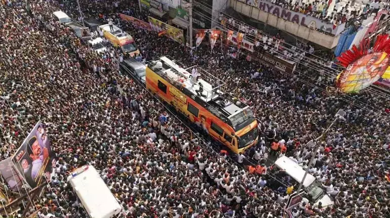 Karur भगदड़ से तमिलनाडु विधानसभा में हड़कंप, AIADMK ने किया बहिर्गमन Karur भगदड़ से तमिलनाडु विधानसभा में हड़कंप, AIADMK ने किया बहिर्गमन