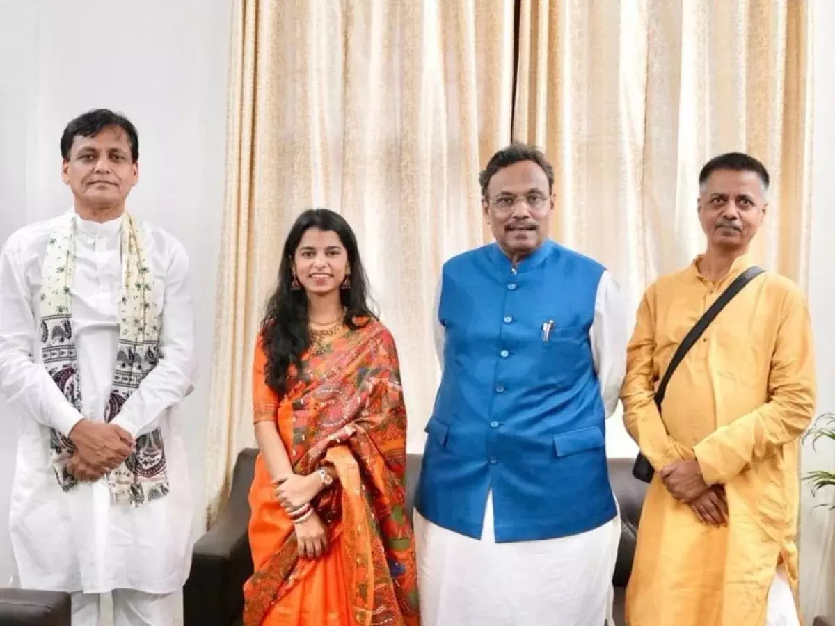 Maithili Thakur: मशहूर लोक गायिका मैथिली ठाकुर को BJP ने दिया टिकट Maithili Thakur: मशहूर लोक गायिका मैथिली ठाकुर को BJP ने दिया टिकट