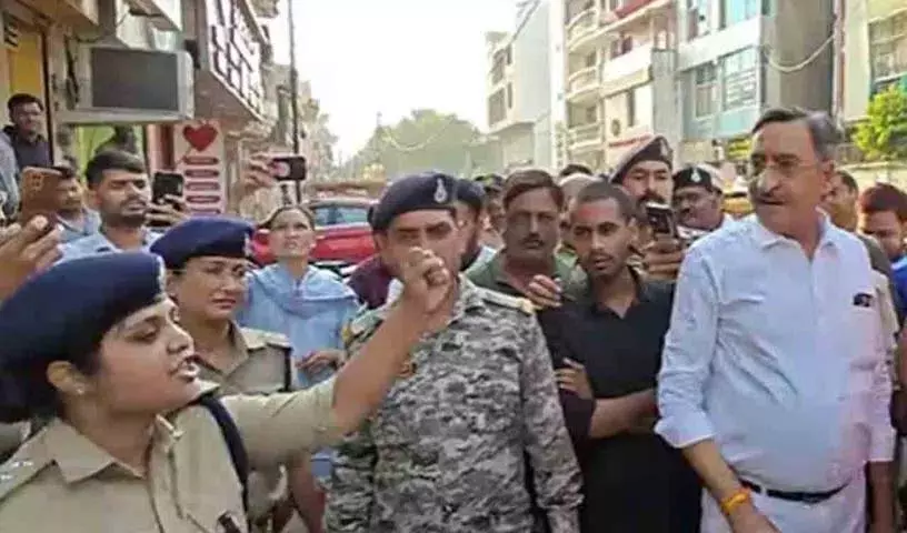 जय श्री राम के नारे लगाने वाली मुस्लिम महिला पुलिस अधिकारी जय श्री राम के नारे लगाने वाली मुस्लिम महिला पुलिस अधिकारी