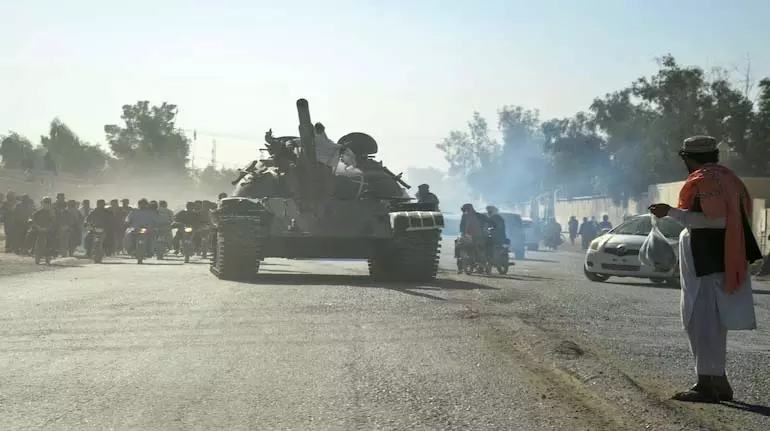 Pakistan-Afghanistan तनाव बढ़ा: ताज़ा झड़पों में दर्जनों लोग मारे गए Pakistan-Afghanistan तनाव बढ़ा: ताज़ा झड़पों में दर्जनों लोग मारे गए