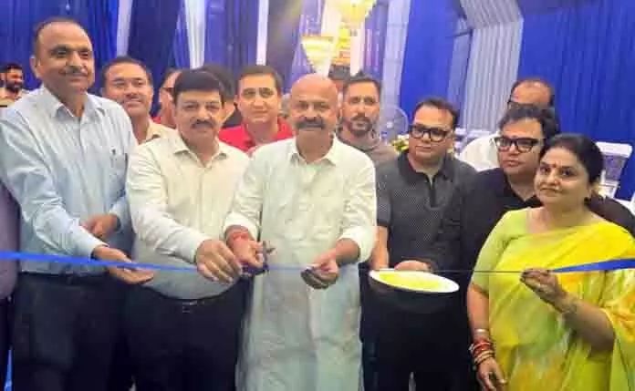 Yudhveer और प्रिया ने जम्मू की पहली उच्च तकनीक वाली मछली प्रसंस्करण इकाई को लोगों के लिए वरदान बताया Yudhveer और प्रिया ने जम्मू की पहली उच्च तकनीक वाली मछली प्रसंस्करण इकाई को लोगों के लिए वरदान बताया