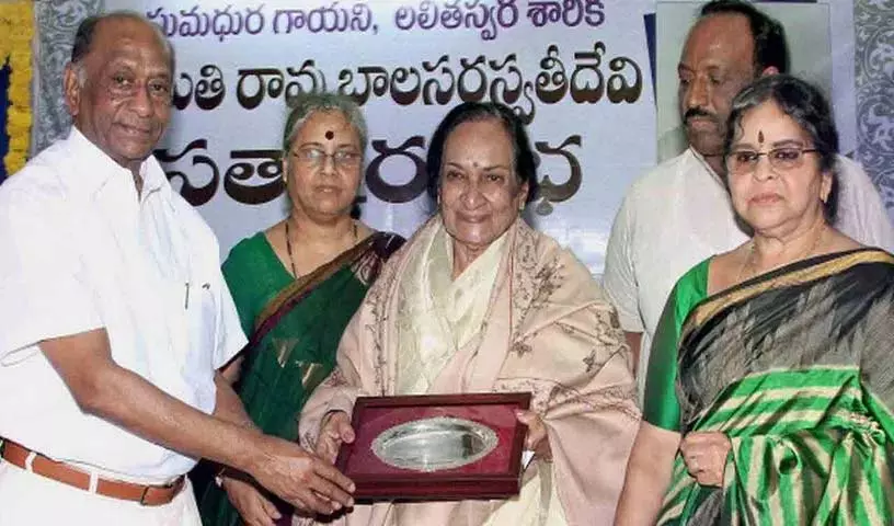 Telugu की पहली पार्श्व गायिका राव बालासरस्वती देवी का निधन Telugu की पहली पार्श्व गायिका राव बालासरस्वती देवी का निधन