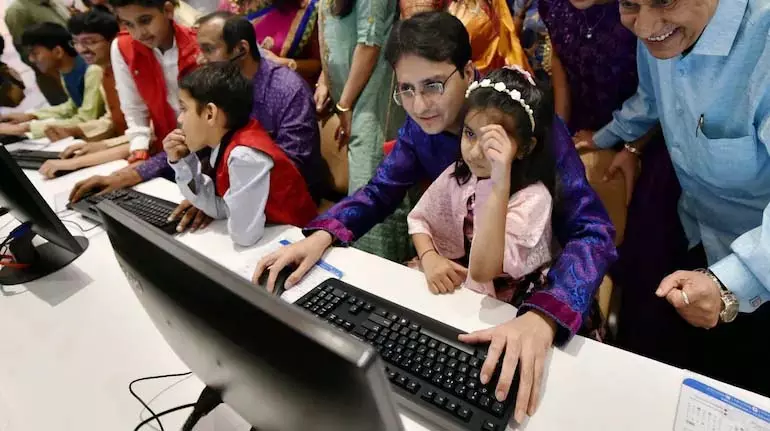 दिवाली मुहूर्त ट्रेडिंग 2025: निवेशकों के लिए यह एक घंटे का सत्र क्यों खास है? दिवाली मुहूर्त ट्रेडिंग 2025: निवेशकों के लिए यह एक घंटे का सत्र क्यों खास है?