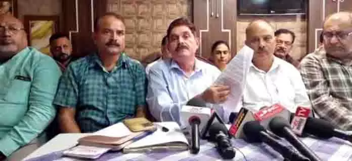 JAMMU: 25 अक्टूबर से पहले 8वीं कक्षा की परीक्षा आयोजित करने के सरकारी आदेश पर निजी स्कूलों में नाराजगी JAMMU: 25 अक्टूबर से पहले 8वीं कक्षा की परीक्षा आयोजित करने के सरकारी आदेश पर निजी स्कूलों में नाराजगी