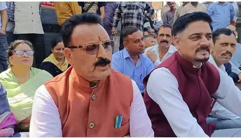 अटल विश्वविद्यालय को नेरचौक से स्थानांतरित न करें: Balh MLA Sukhu अटल विश्वविद्यालय को नेरचौक से स्थानांतरित न करें: Balh MLA Sukhu