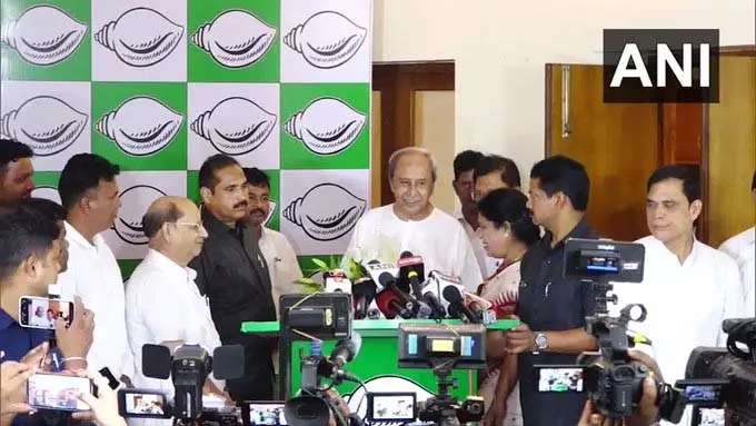BJD अध्यक्ष नवीनी पटनायक ने नुआपाड़ा उपचुनाव के लिए स्नेहांगिनी छुरिया को उम्मीदवार घोषित किया BJD अध्यक्ष नवीनी पटनायक ने नुआपाड़ा उपचुनाव के लिए स्नेहांगिनी छुरिया को उम्मीदवार घोषित किया