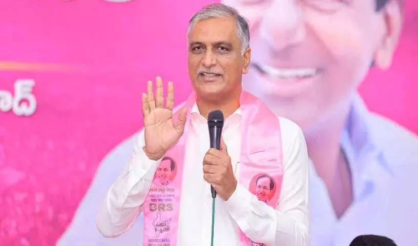 Harish Rao ने जुबली हिल्स में महिलाओं के लिए 55 हजार रुपये की मांग की, वोट मांगे Harish Rao ने जुबली हिल्स में महिलाओं के लिए 55 हजार रुपये की मांग की, वोट मांगे