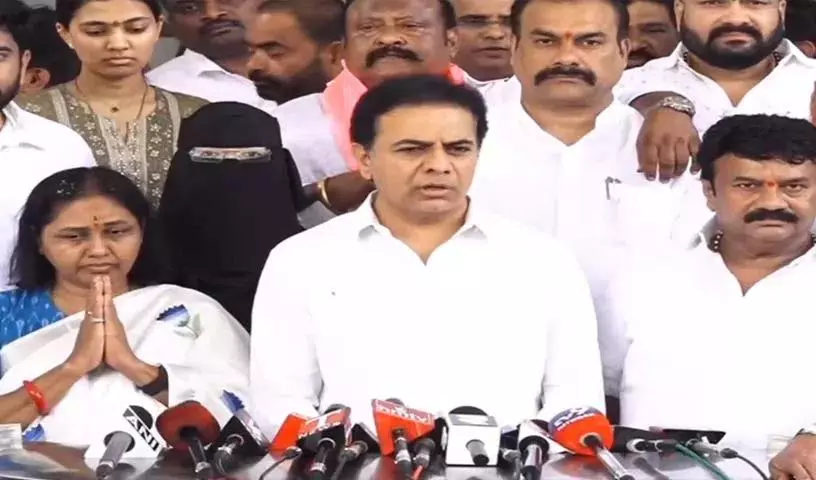 जुबली हिल्स चुनाव दस साल के विकास और दो साल की अराजकता के बीच हो रहा है: KTR जुबली हिल्स चुनाव दस साल के विकास और दो साल की अराजकता के बीच हो रहा है: KTR