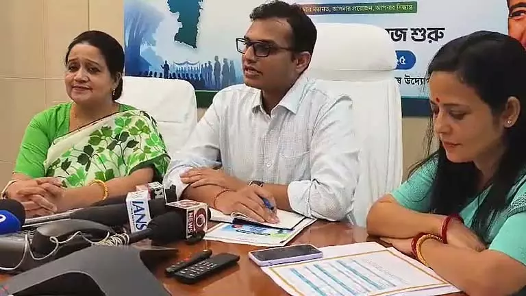 हजारों परियोजनाएँ, हमारा संकल्प: नादिया में मतदाताओं के लिए नई पहल हजारों परियोजनाएँ, हमारा संकल्प: नादिया में मतदाताओं के लिए नई पहल