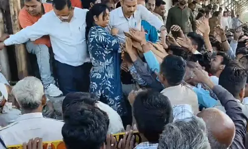 लेडी तहसीलदार क्या हक की लड़ाई पर थप्पड़ मार देंगी? कार्रवाई करेगी सरकार