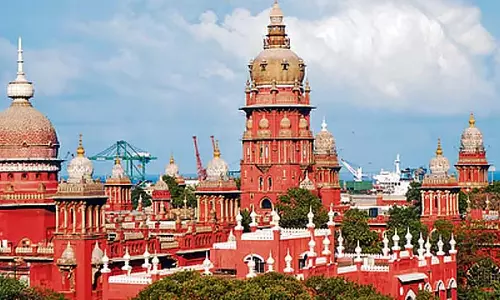 Tamil Nadu : टैंकर ट्रक के विरोध प्रदर्शन पर रोक लगाने की मांग वाला मामला खारिज
