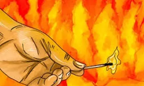 Sonipat: जमीनी रंजिश में सगा भाई बना दुश्मन, घर को किया आग के हवाले Sonipat: जमीनी रंजिश में सगा भाई बना दुश्मन, घर को किया आग के हवाले