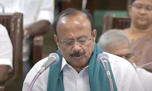 मंत्री एम.आर.के. पन्नीरसेल्वम ने किसानों को खाद की बिना रुकावट सप्लाई का आदेश दिया मंत्री एम.आर.के. पन्नीरसेल्वम ने किसानों को खाद की बिना रुकावट सप्लाई का आदेश दिया