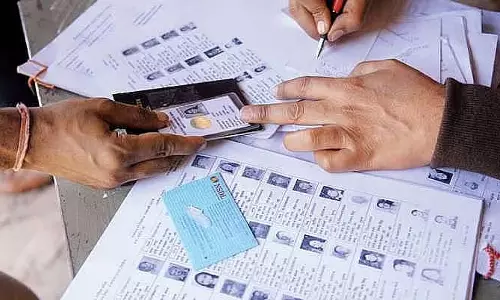 नासिक: NCP(SP) ने सतना म्युनिसिपल वोटर लिस्ट में करीब 4K डुप्लीकेट एंट्री का आरोप लगाया नासिक: NCP(SP) ने सतना म्युनिसिपल वोटर लिस्ट में करीब 4K डुप्लीकेट एंट्री का आरोप लगाया