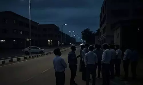 Jalgaon में दिवाली अंधेरे में, 2,000 से ज़्यादा स्ट्रीट लाइटें बंद Jalgaon में दिवाली अंधेरे में, 2,000 से ज़्यादा स्ट्रीट लाइटें बंद