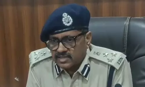 हवाला की राशि अपने पास रखने के मामले में 8 पुलिसकर्मी गिरफ्तार, 3 फरार