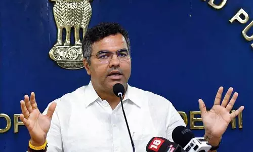 PWD मंत्री प्रवेश वर्मा ने बाहरी दिल्ली में सड़क और ड्रेनेज कार्यों की समीक्षा की PWD मंत्री प्रवेश वर्मा ने बाहरी दिल्ली में सड़क और ड्रेनेज कार्यों की समीक्षा की